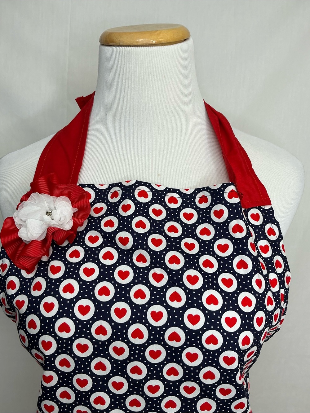 2100 - Red & Navy Polka Heart Halter Apron - Picture 6 of 7